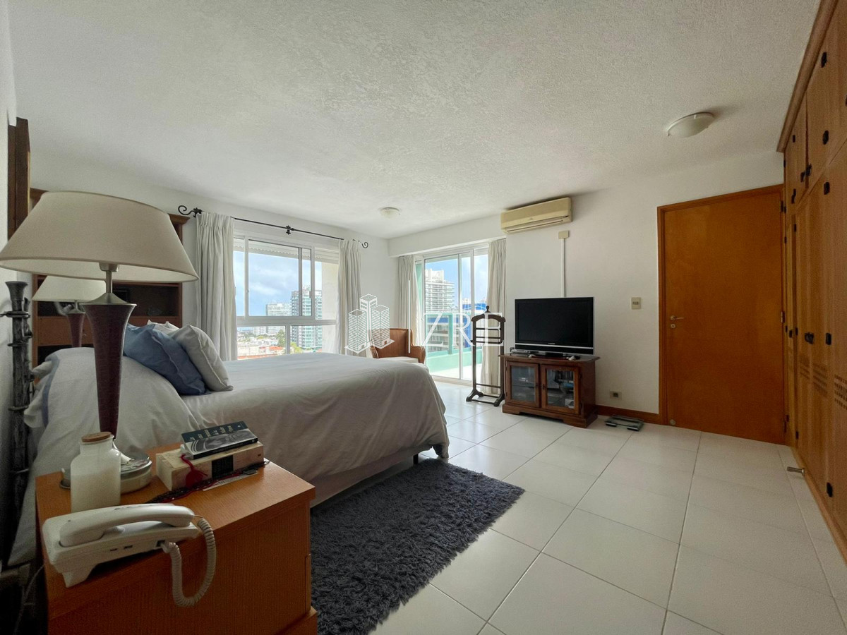 Apartamento ID.491 - Venta penthouse en primera linea de la Brava!