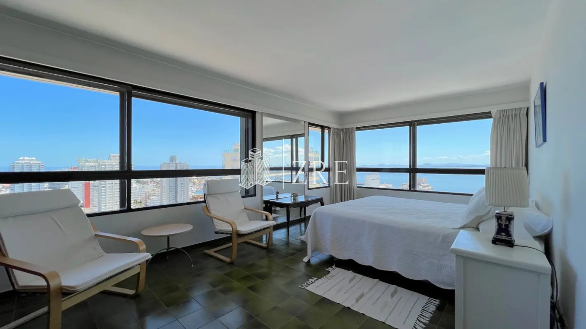 Apartamento ID.651 - Venta de apartamento cuatro dormitorios . Península, Punta Del Este
