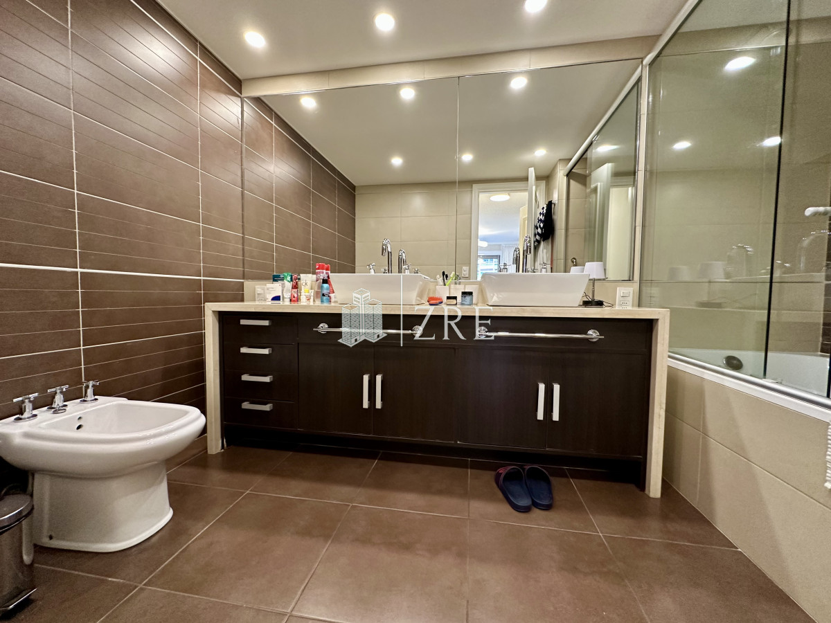 Apartamento ID.1366 - Venta apartamento 2 dormitorios. Imperiale, Punta del Este. 