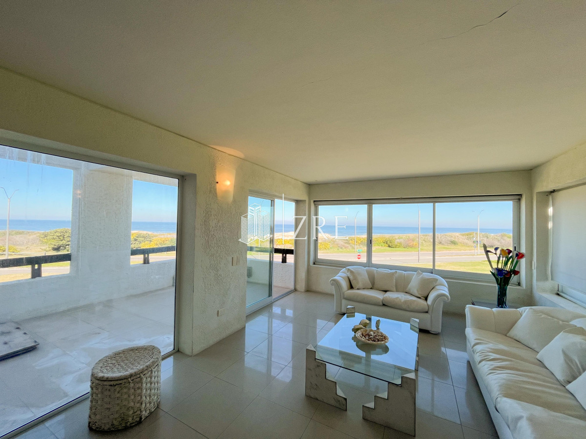 Apartamento ID.1262 - Venta Apartamento 4 Suites Con Vista al Mar, Playa Brava, Punta del Este.