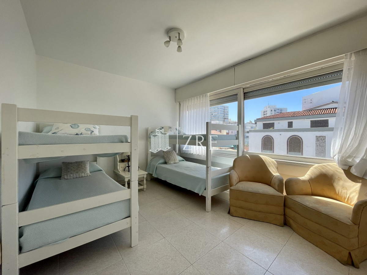 Apartamento ID.473 - Venta Apartamento en primera línea, Playa Brava, Punta del Este.