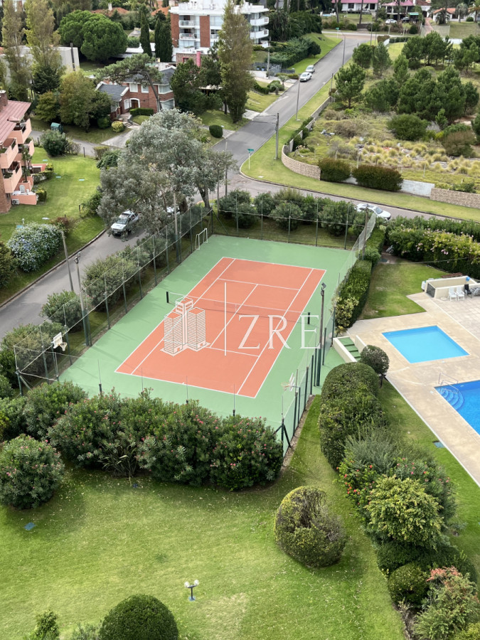 Apartamento ID.639 - Venta de apartamento tres dormitorios. 