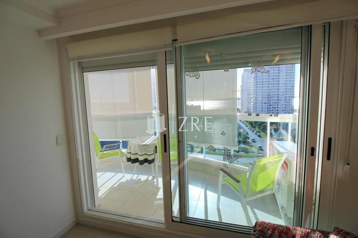 Apartamento ID.412 - Apartamento con servicios en venta y alquiler en Punta del Este, zona Conrad.