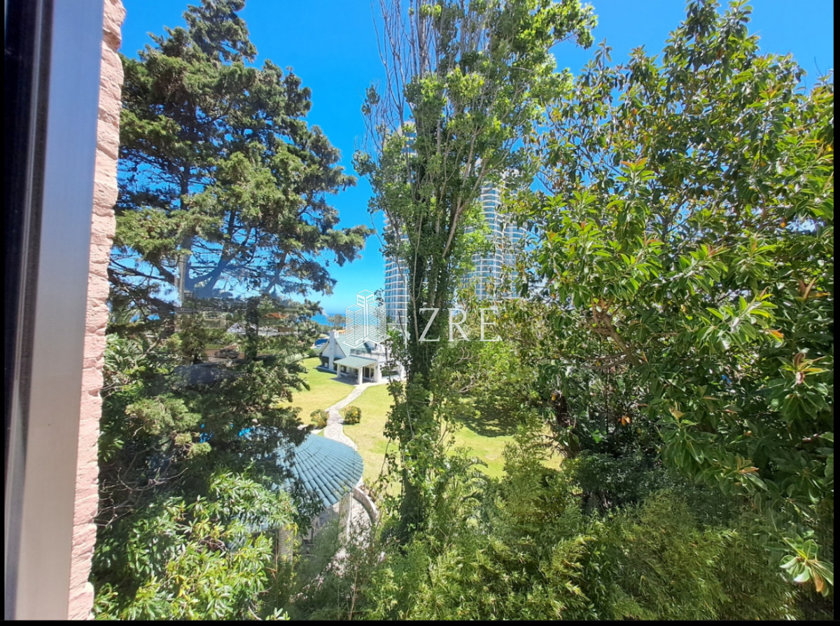 Apartamento ID.614 - Venta apartamento 3 dormitorios. Playa mansa, Punta del Este 