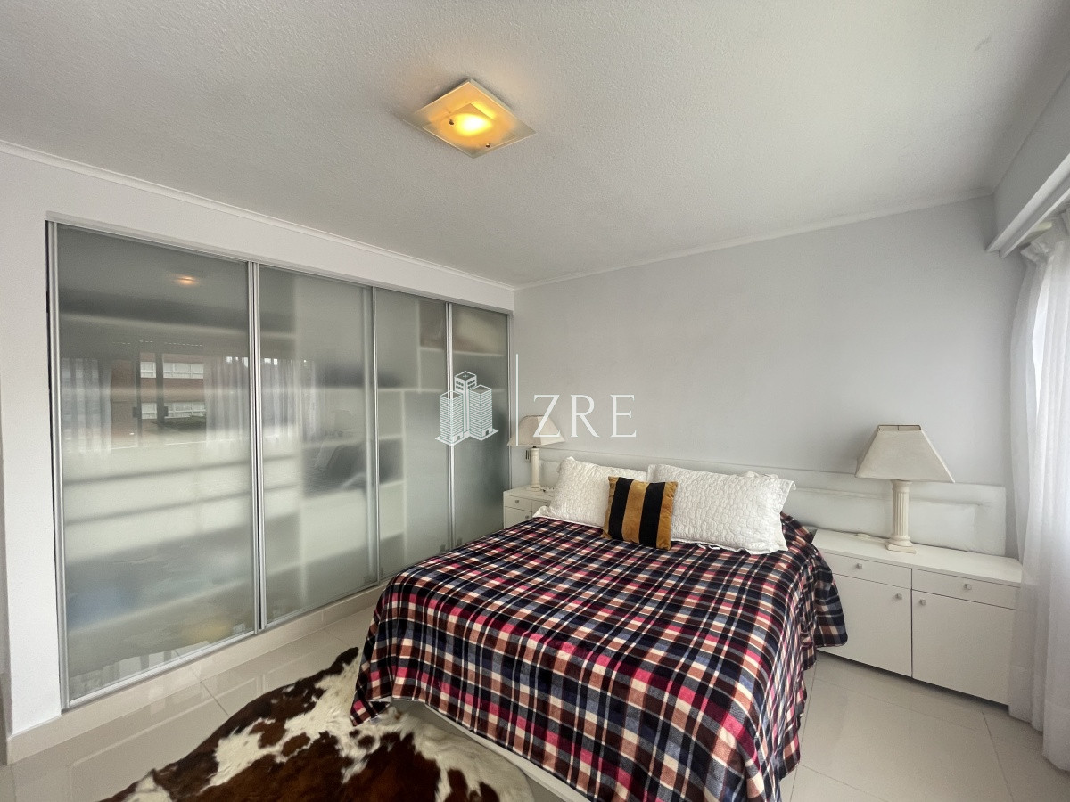 Apartamento ID.496 - Venta apartamento 3 dormitorios playa mansa Punta del Este