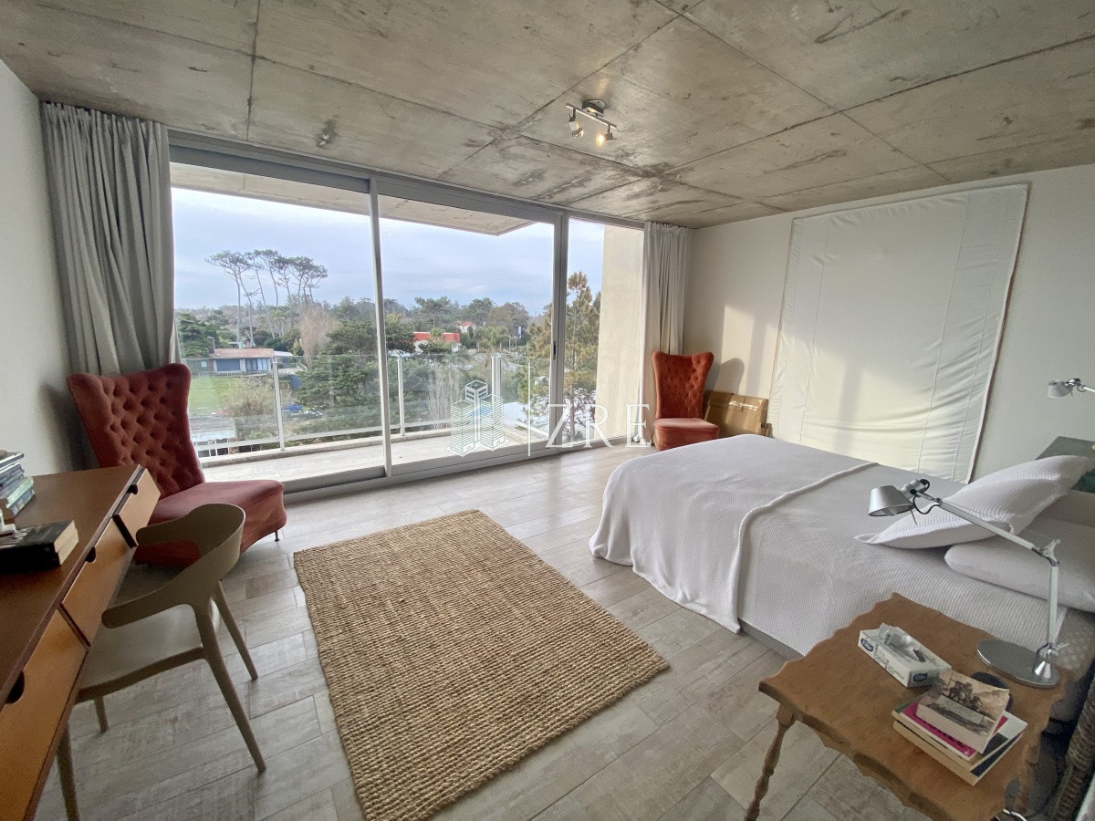 Apartamento ID.335 - Venta apartamento 3 dormitorios playa mansa Punta del Este