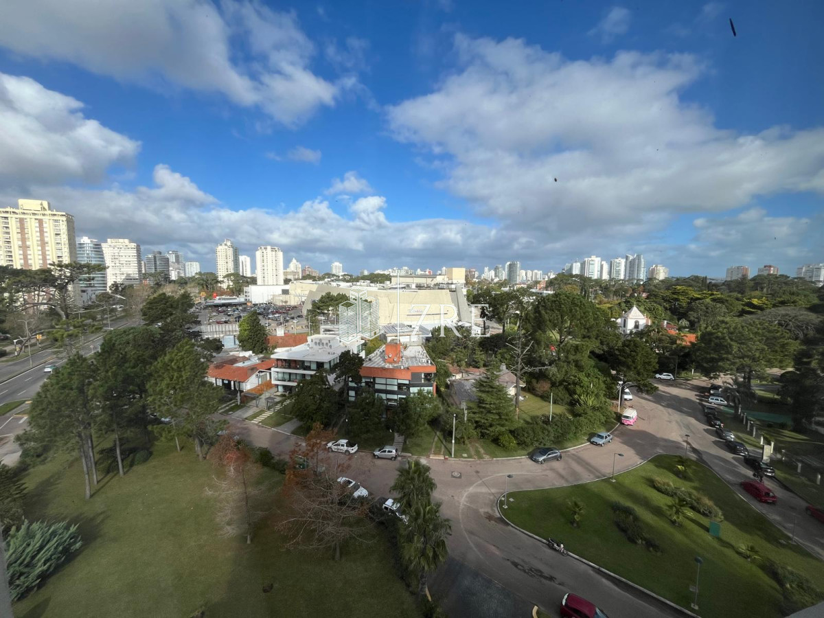 Apartamento ID.596 - Venta apartamento Amadeus, Playa Mansa, Punta del Este