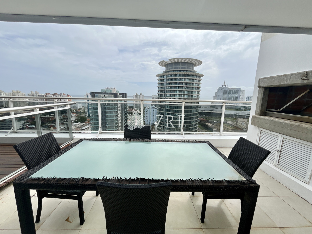 Apartamento ID.695 - Venta apartamento penthouse 3 dormitorios. Playa brava, Punta del Este 