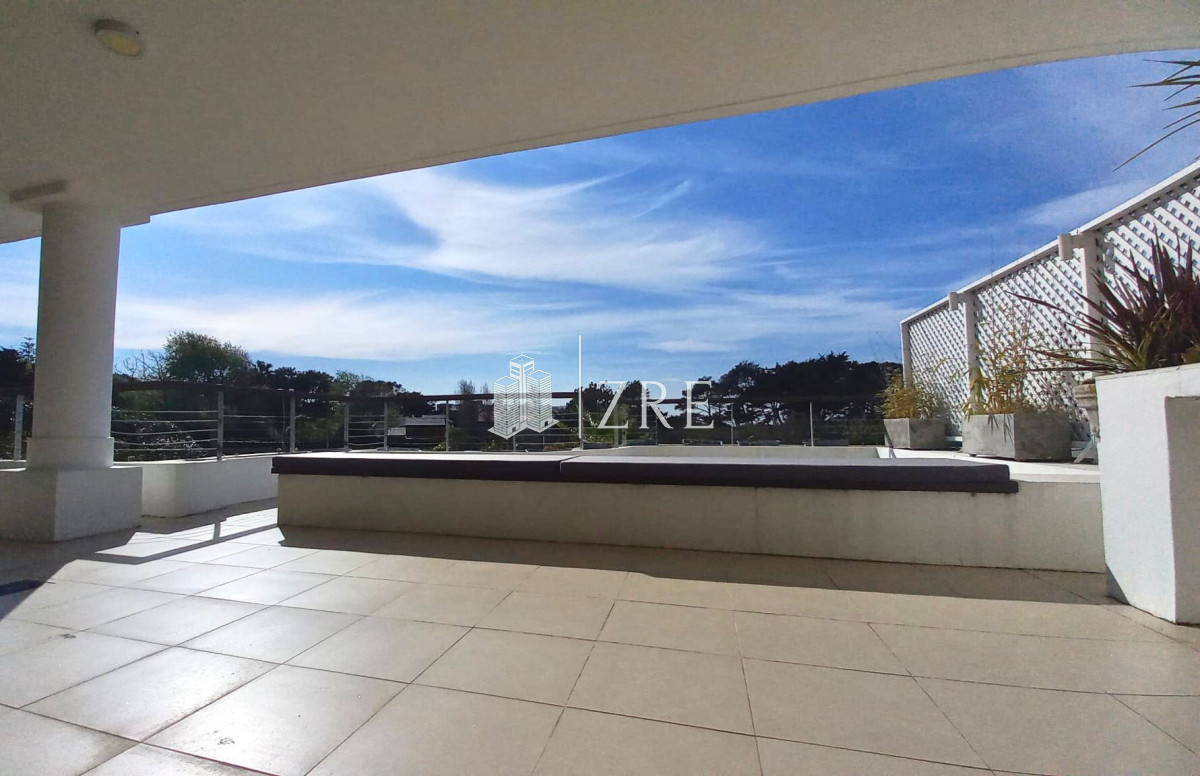 Apartamento ID.175 - Venta - Alquiler Departamento - 3 Dormitorios 3 baños + Servicio - Playa Brava   