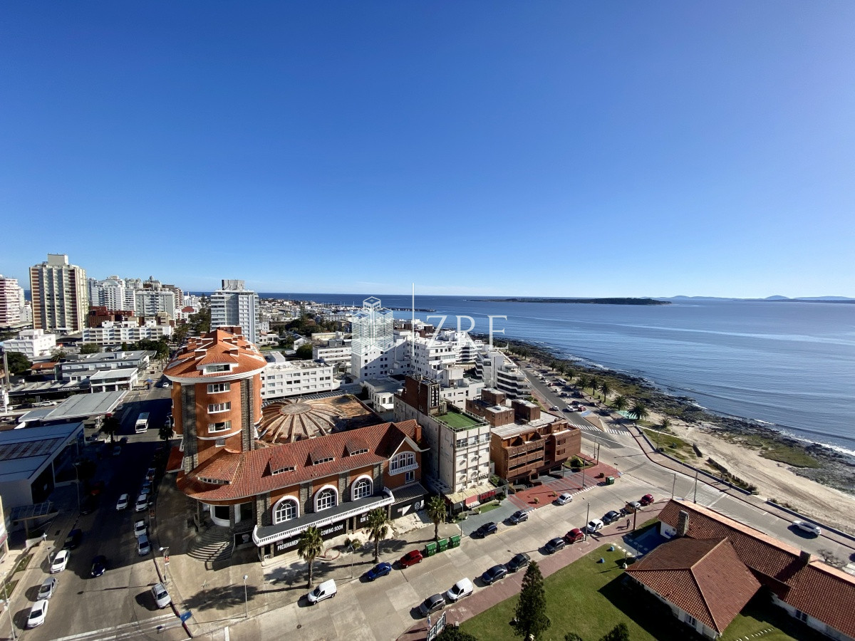 Apartamento ID.462 - Venta apartamento 4 dormitorios playa mansa Punta del Este