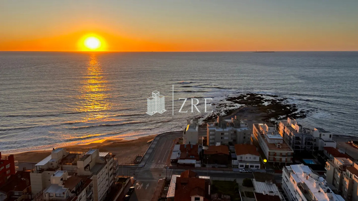 Apartamento ID.651 - Venta de apartamento cuatro dormitorios . Península, Punta Del Este