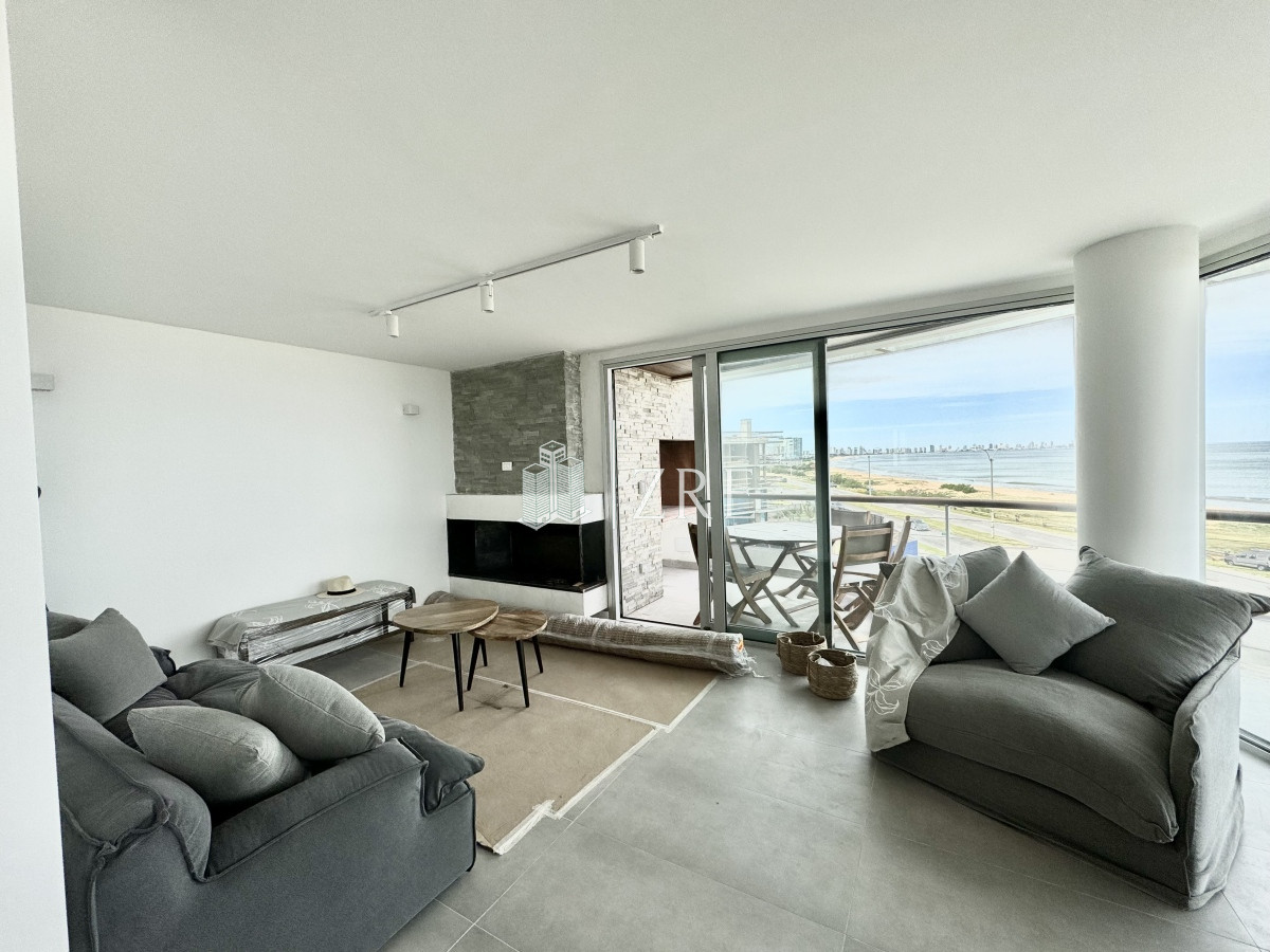 Apartamento ID.809 - Venta Penthouse  - 3 Dormitorios + Servicio - Playa Mansa 