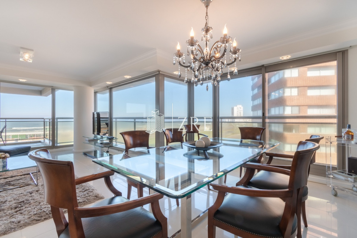 Apartamento ID.513 - Venta apartamento Imperiale II tres dormitorios y servicio playa brava Punta del Este