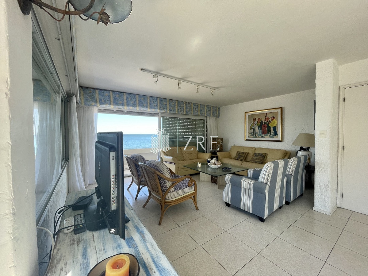 Apartamento ID.473 - Venta Apartamento en primera línea, Playa Brava, Punta del Este.