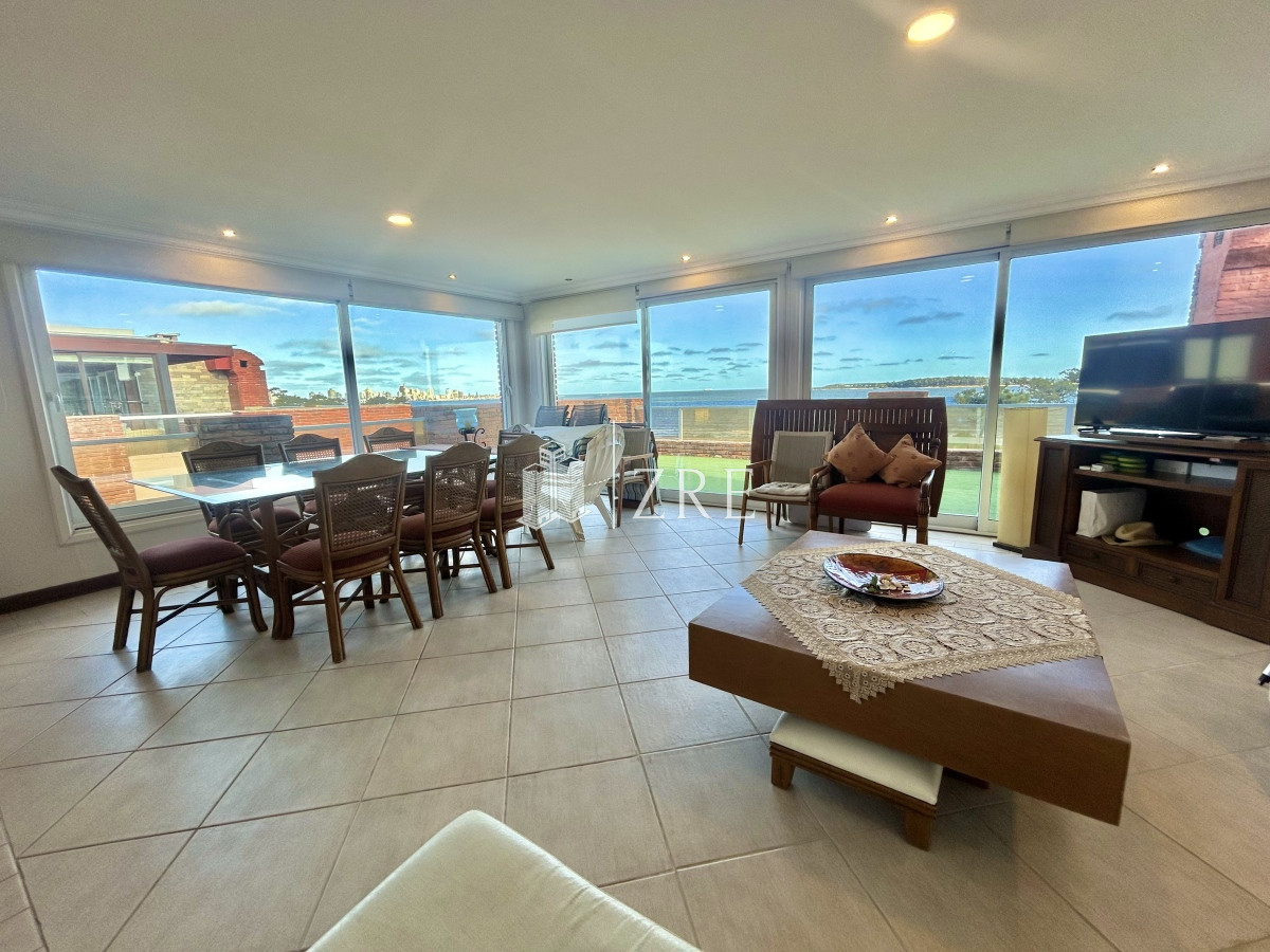 Apartamento ID.83 - Venta penthouse duplex Punta del Este primera linea Playa Mansa