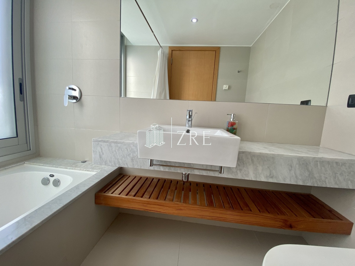 Apartamento ID.341 - Venta apartamento 4 dormitorios, playa brava Punta del Este 