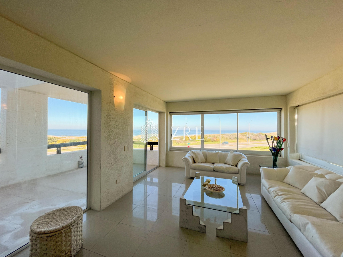 Apartamento ID.1262 - Venta Apartamento 4 Suites Con Vista al Mar, Playa Brava, Punta del Este.