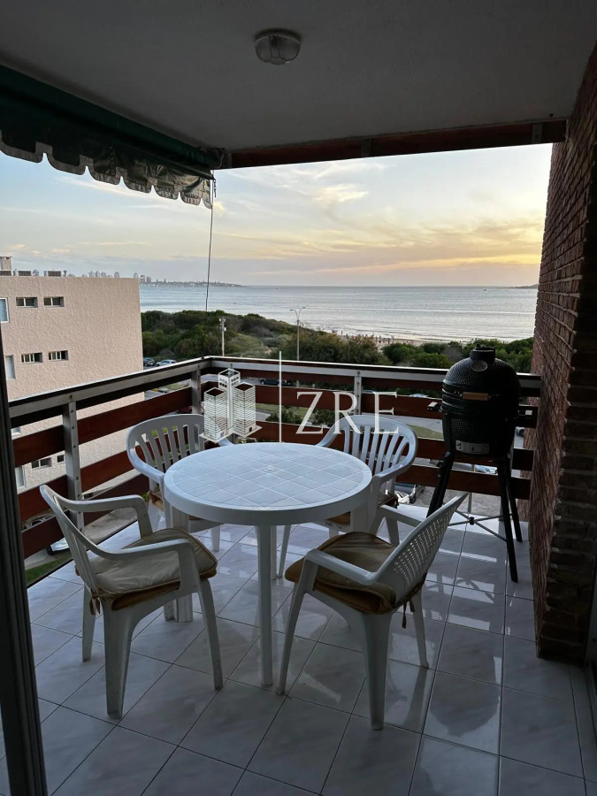 Apartamento ID.657 - Venta apartamento dos dormitorios. Playa mansa, Punta Del Este.