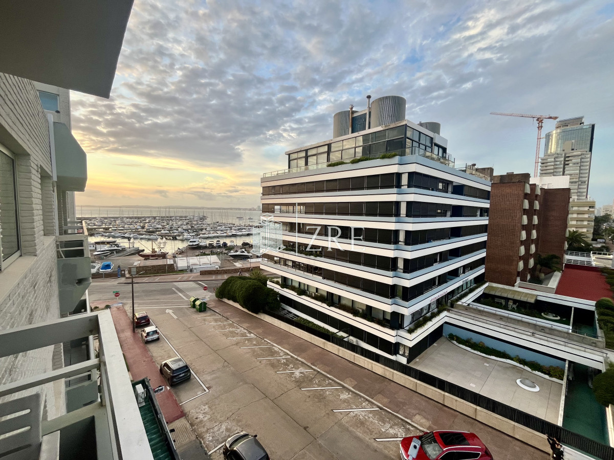 Apartamento ID.691 - Venta apartamento 3 dormitorios. Penisnuala, Punta del Este. 