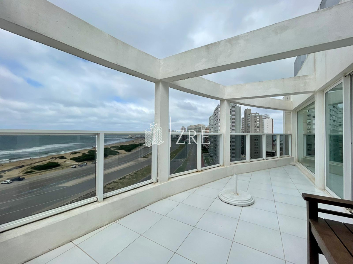 Apartamento ID.491 - Venta penthouse en primera linea de la Brava!