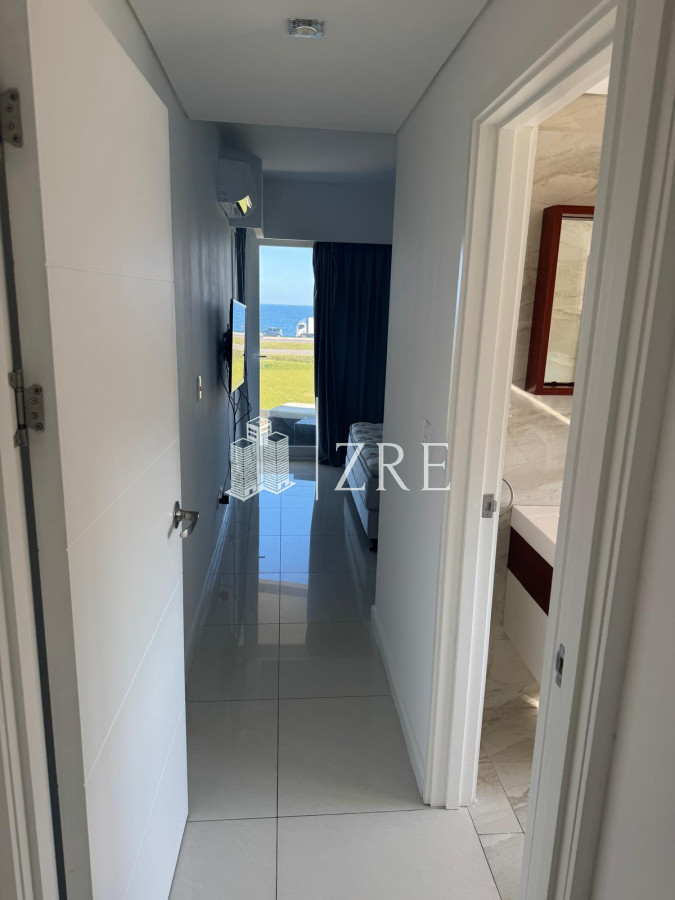 Apartamento ID.543 - Venta apartamento 2 dormitorios. Playa mansa, Punta del Este. 