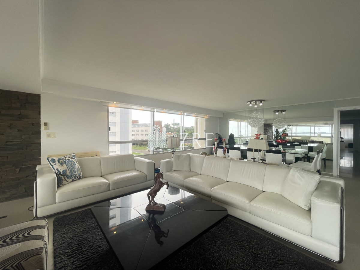 Apartamento ID.496 - Venta apartamento 3 dormitorios playa mansa Punta del Este