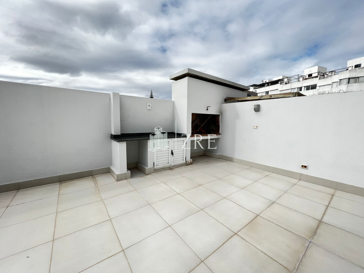 Apartamento ID.468 - Venta apartamento 3 dormitorios. Playa mansa, Punta del Este