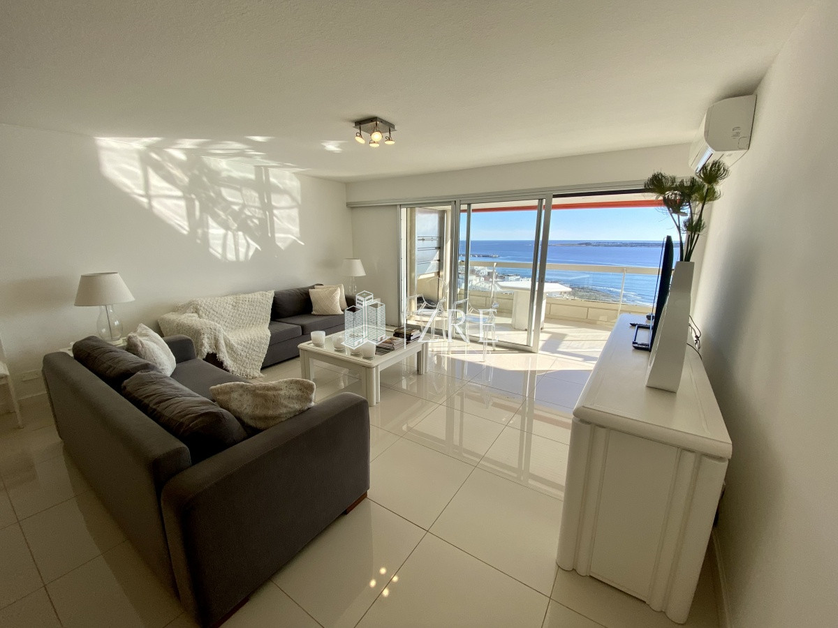 Apartamento ID.462 - Venta apartamento 4 dormitorios playa mansa Punta del Este
