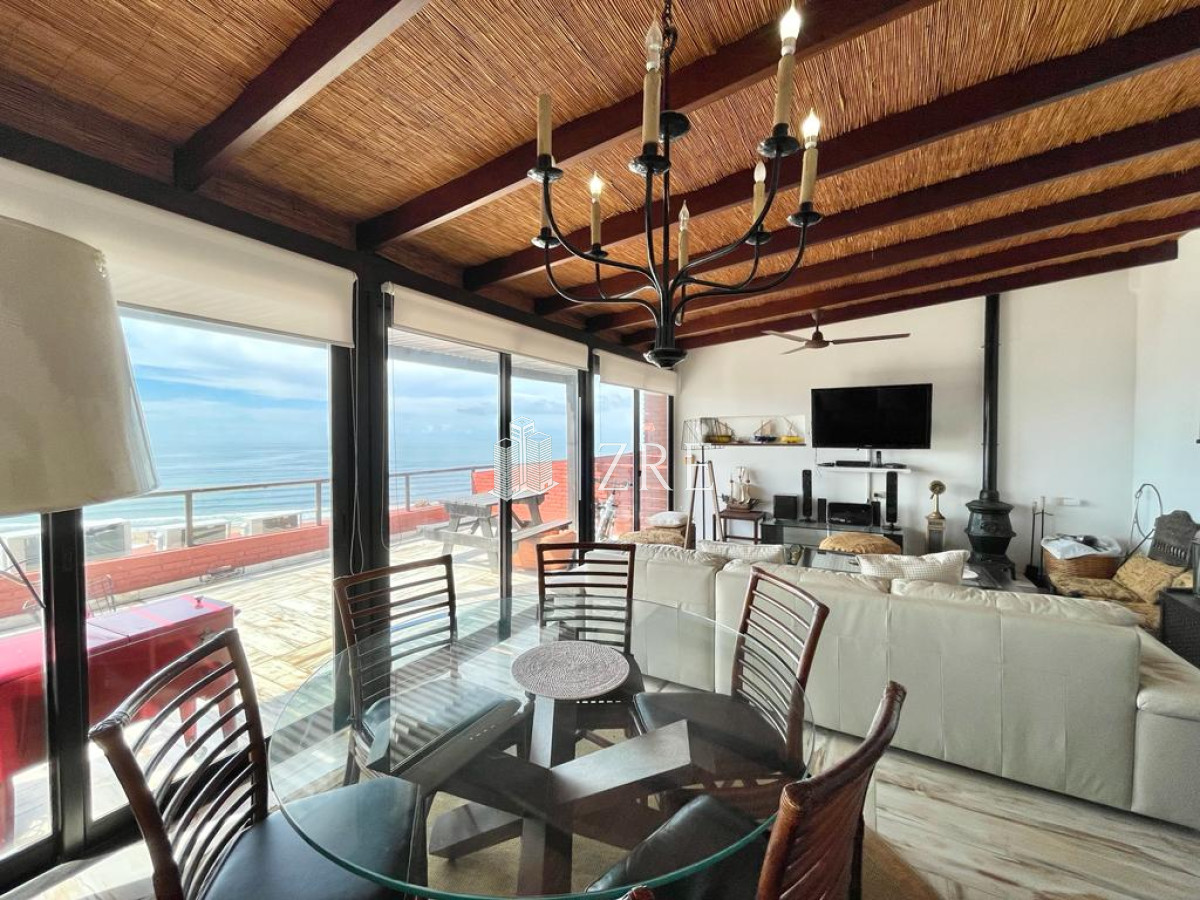 Apartamento ID.245 - PENTHOUSE 2 DORMITORIOS + TERRAZA EXCLUSIVAS VISTAS A PLAYA BRAVA PUNTA DEL ESTE VENTA