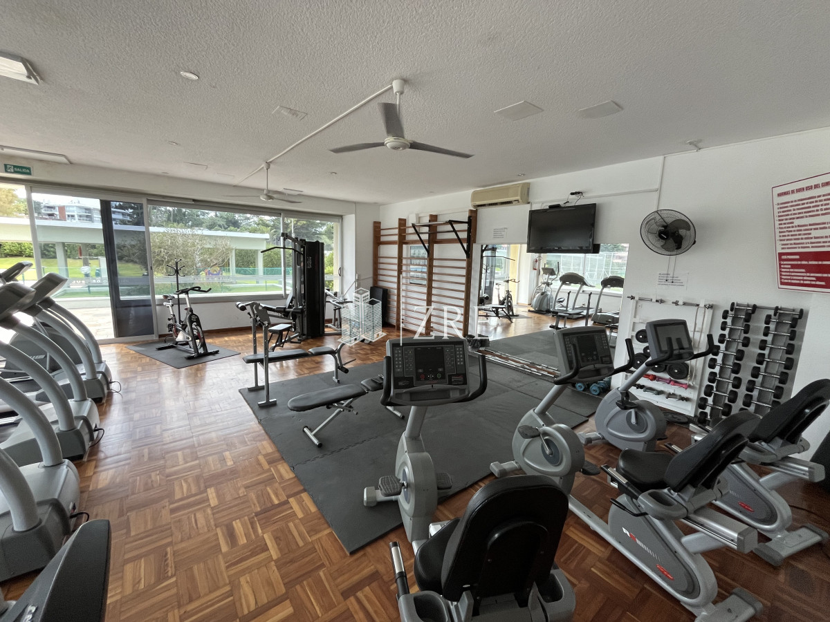 Apartamento ID.639 - Venta de apartamento tres dormitorios. 