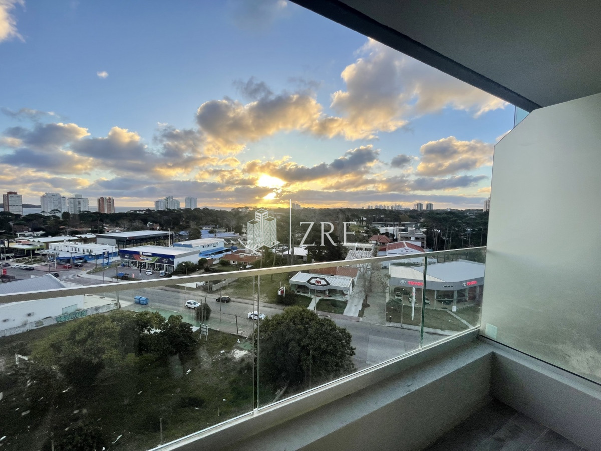 Apartamento ID.236 - Alquiler Anual - Apartamento 1 dormitorio y medio - Vista al Mar - Punta Del Este