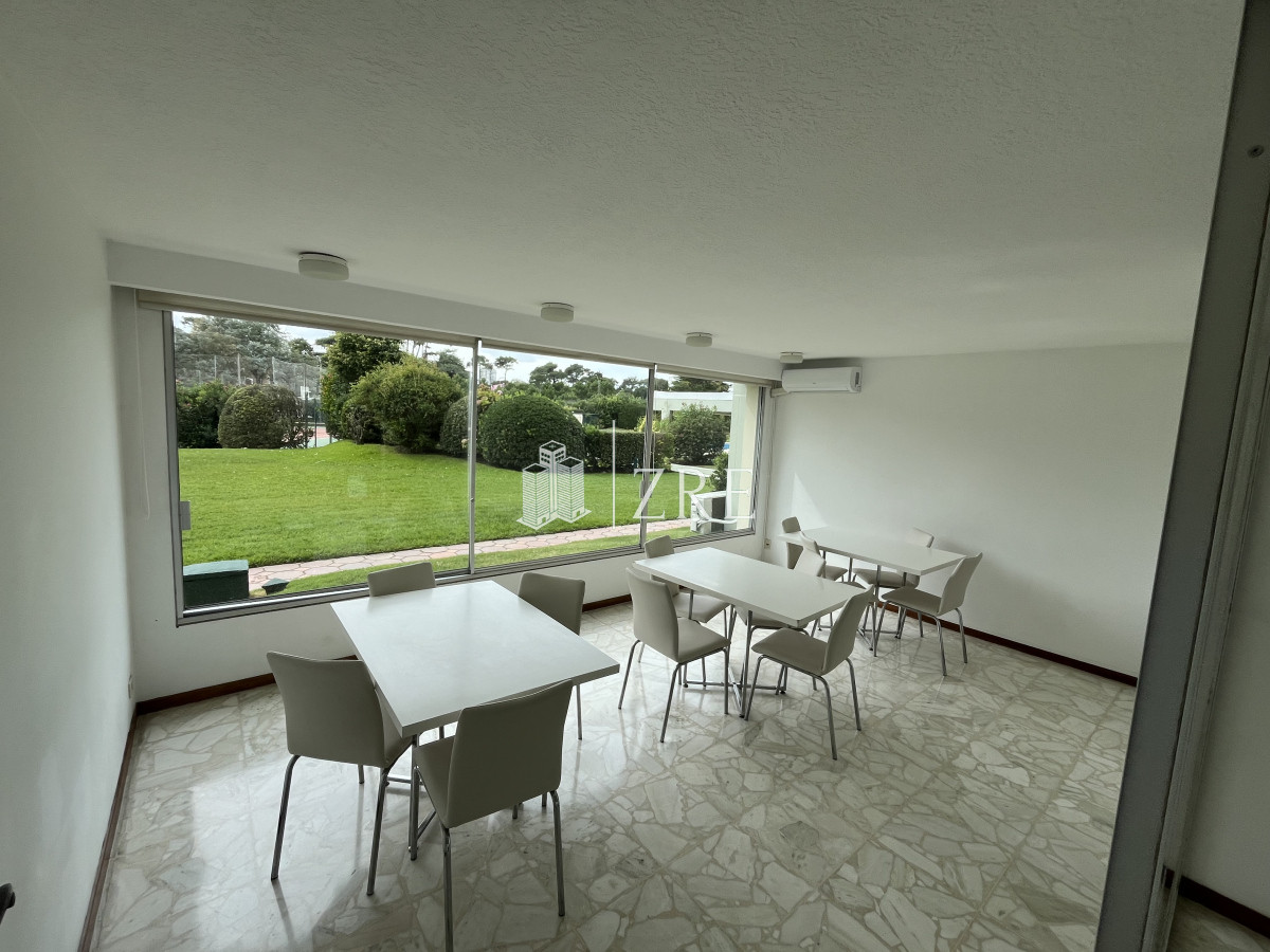 Apartamento ID.639 - Venta de apartamento tres dormitorios. 