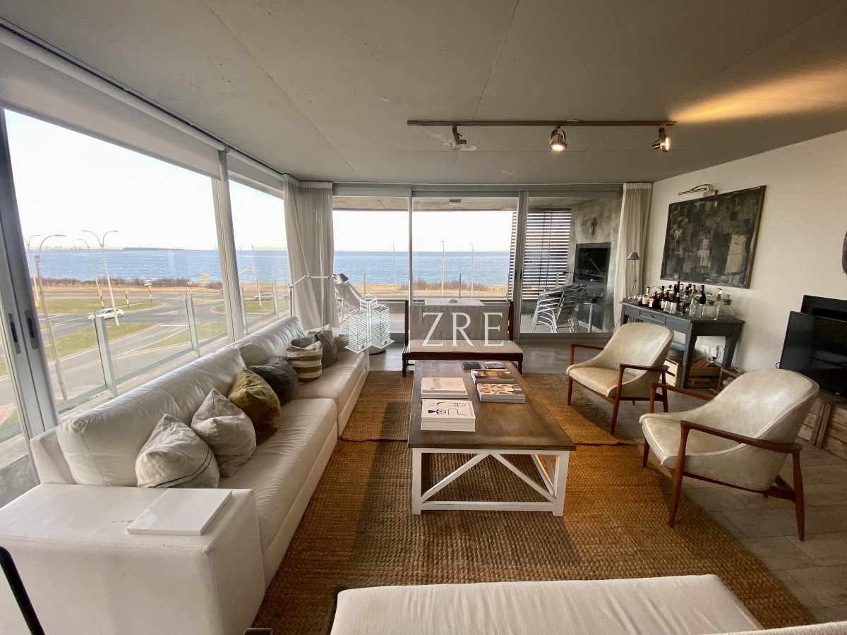 Apartamento ID.335 - Venta apartamento 3 dormitorios playa mansa Punta del Este