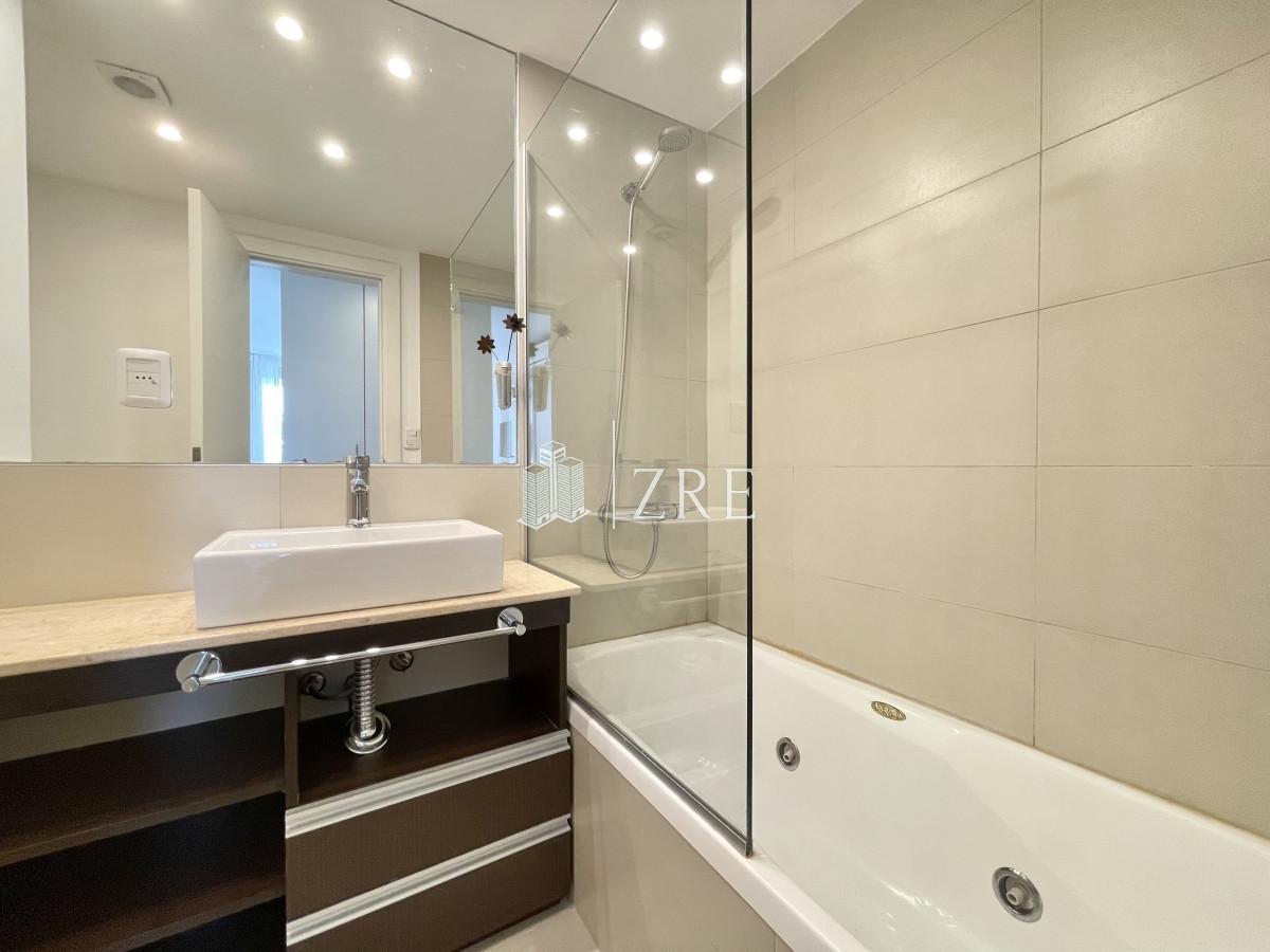 Apartamento ID.235 - venta apartamento 2 dormitorios  2 baños  Parrillero. Playa mansa, Punta del Este 
