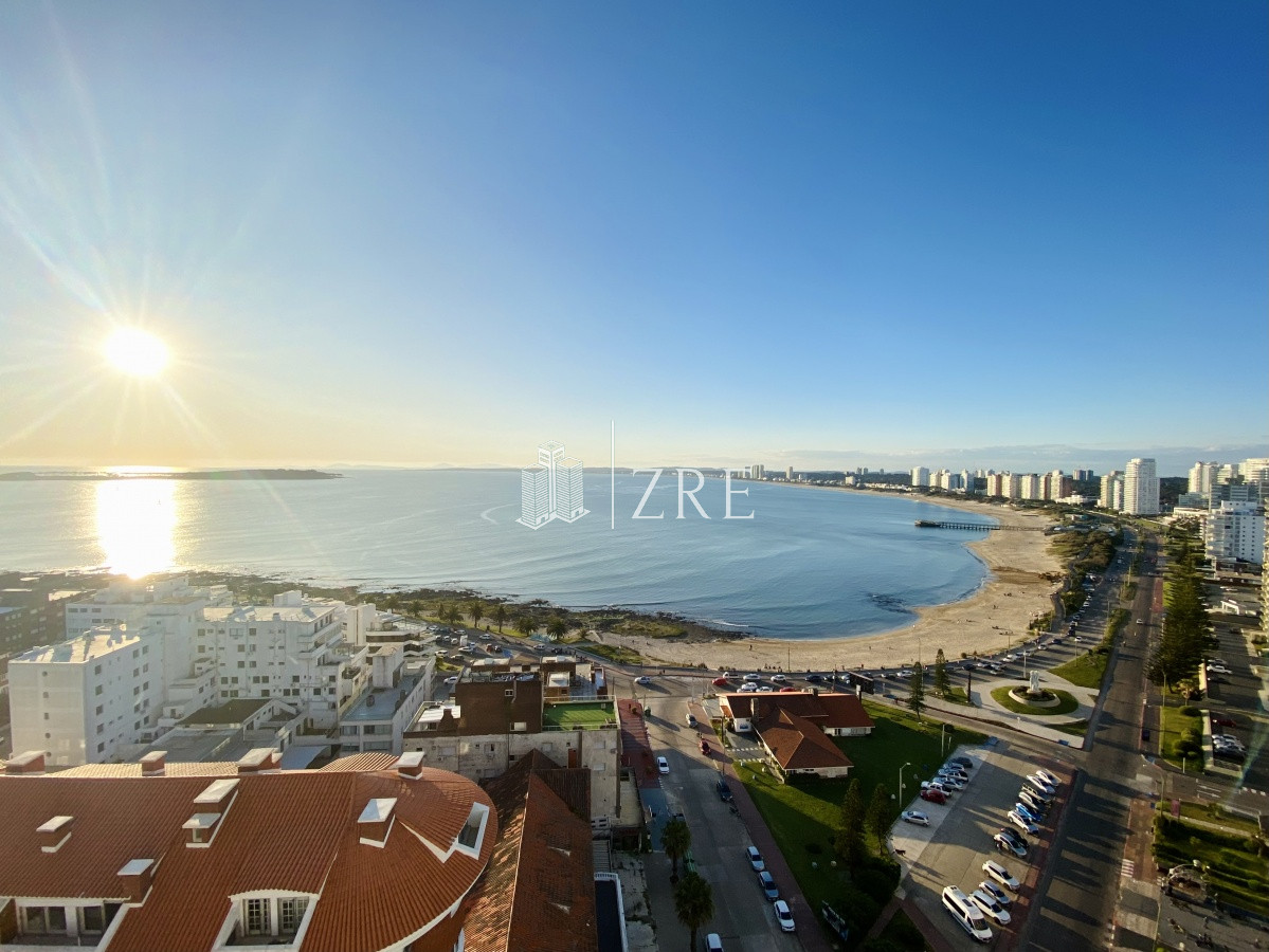 Apartamento ID.434 - Venta apartamento 3 dormitorios, piso alto, Torre tradicional en Punta del Este 