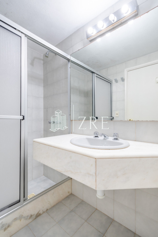 Apartamento ID.674 - Venta apartamento 3 dormitorios. Playa brava, Punta del Este. 