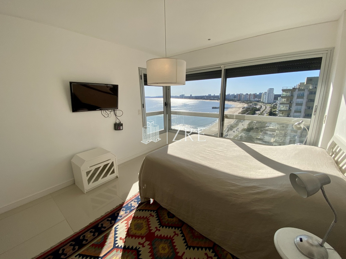 Apartamento ID.462 - Venta apartamento 4 dormitorios playa mansa Punta del Este