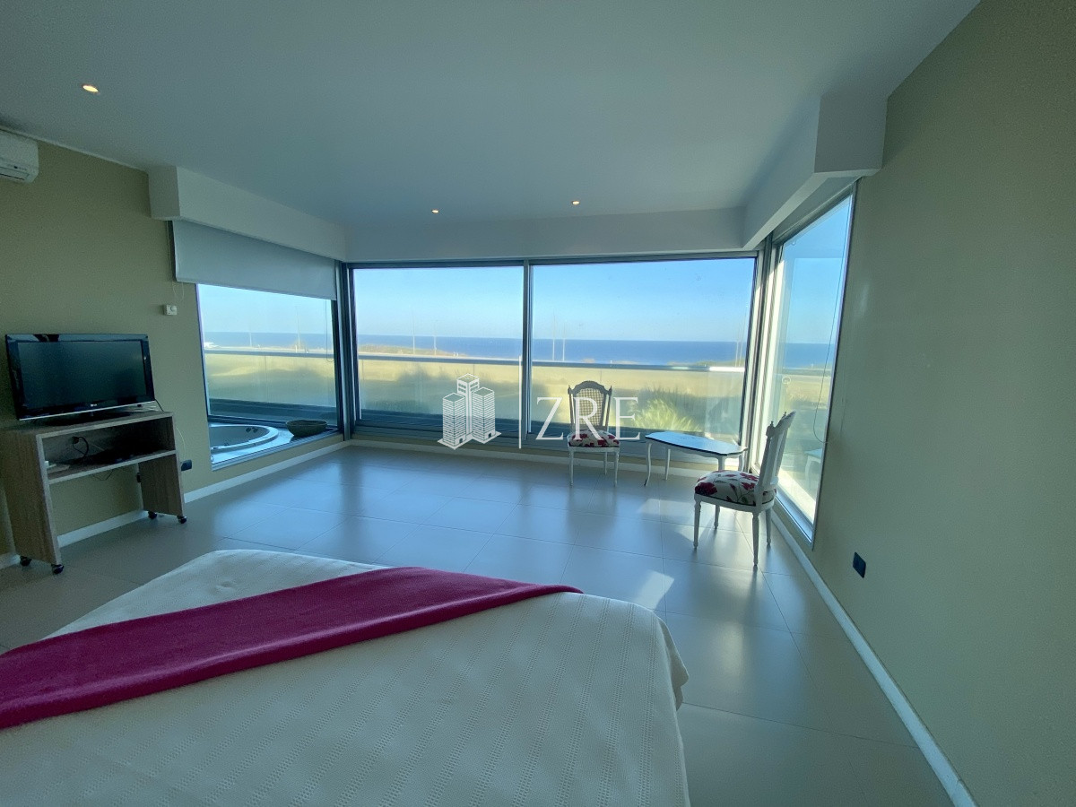 Apartamento ID.341 - Venta apartamento 4 dormitorios, playa brava Punta del Este 