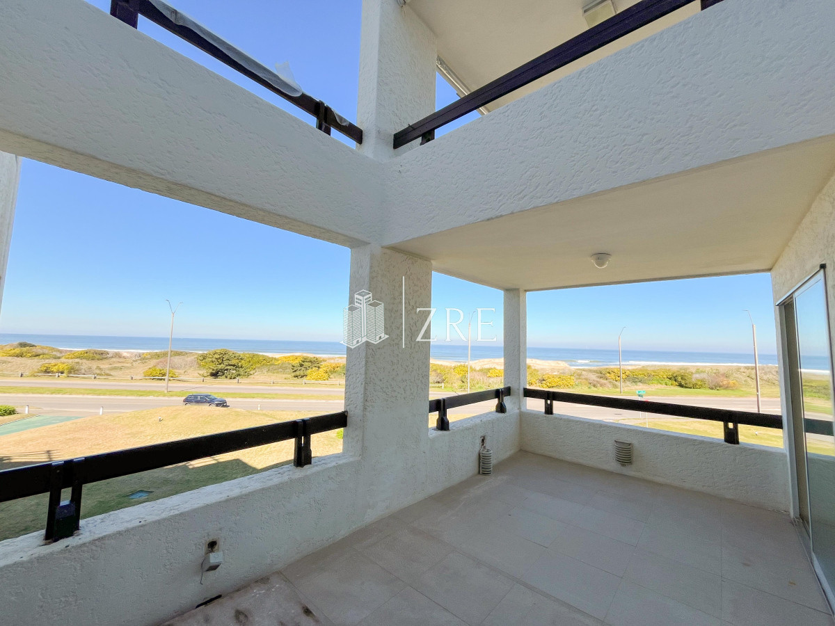 Apartamento ID.1262 - Venta Apartamento 4 Suites Con Vista al Mar, Playa Brava, Punta del Este.
