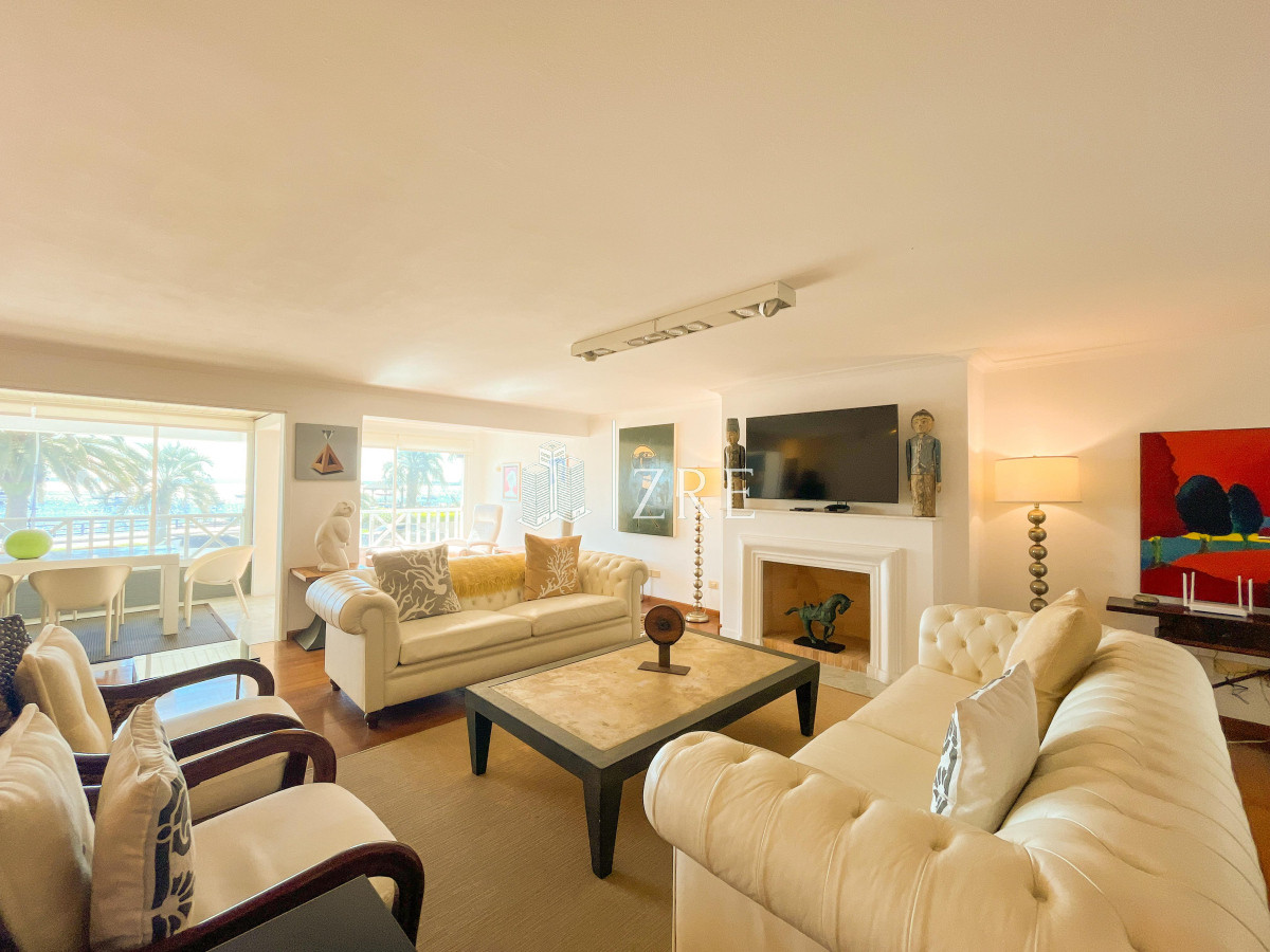 Apartamento ID.985 - Venta y alquiler apartamento en Península, Punta del Este 