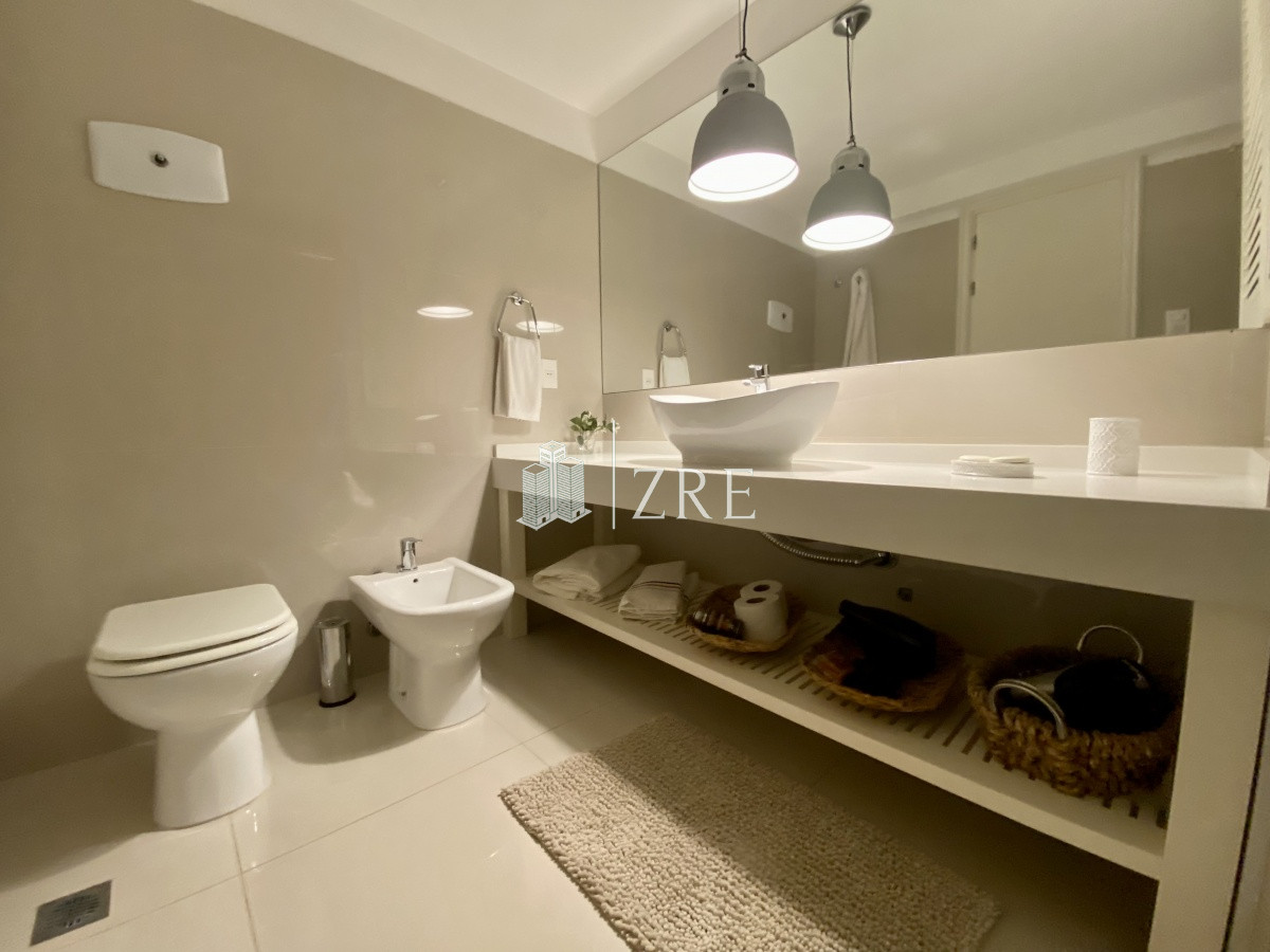 Apartamento ID.462 - Venta apartamento 4 dormitorios playa mansa Punta del Este
