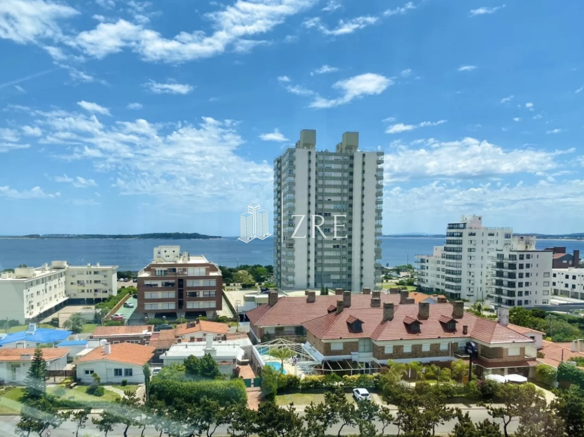 Apartamento ID.903 - Apartamento en Venta de tres dormitorios, Punta del Este 