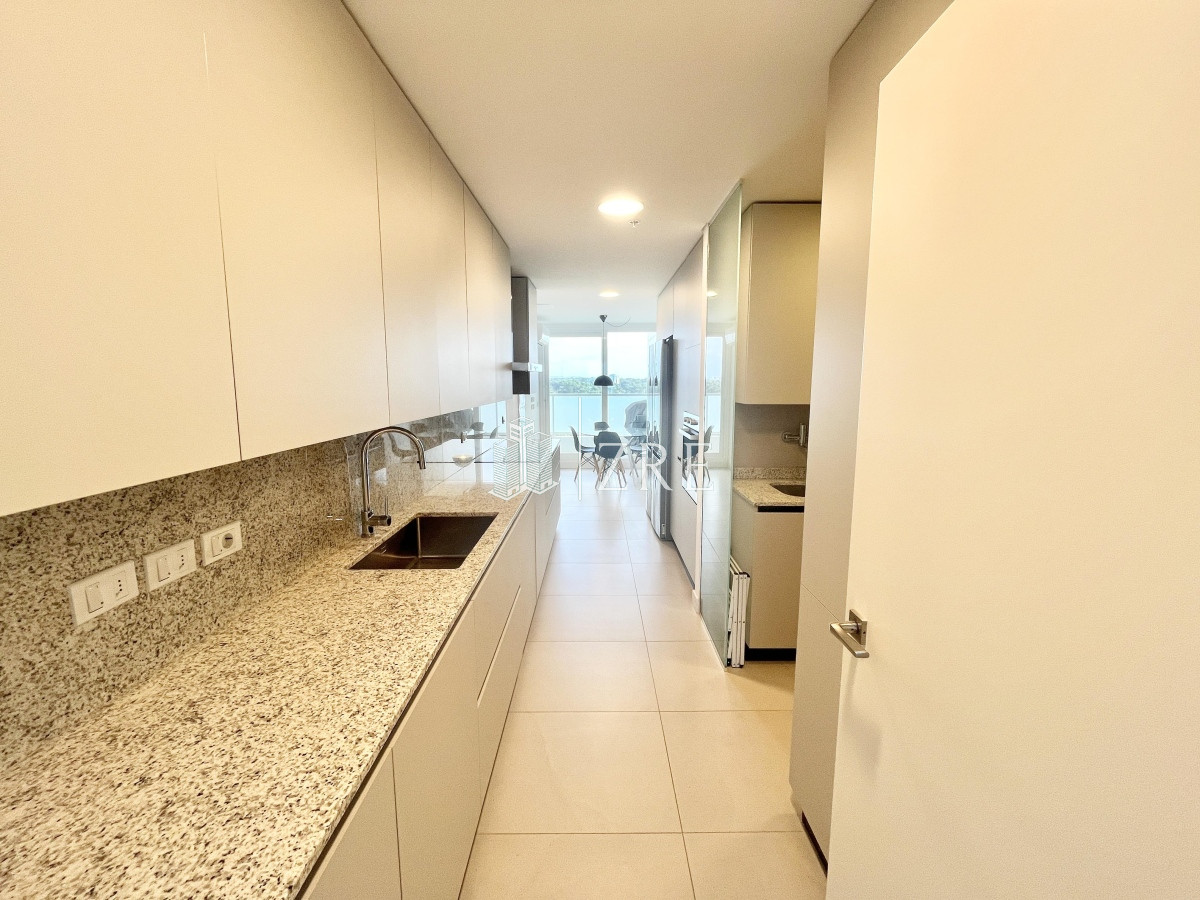 Apartamento ID.166 - Venta apartamento 3 dormitorios Le parc III Punta del Este 