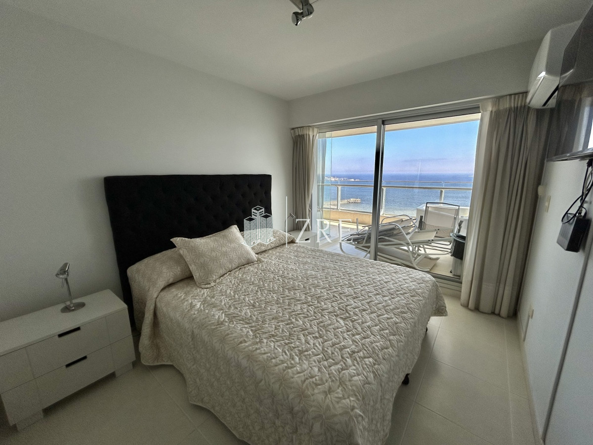 Apartamento ID.736 - Venta apartamento Punta del Este en Playa Mansa con vista al mar. 2 dormitorios