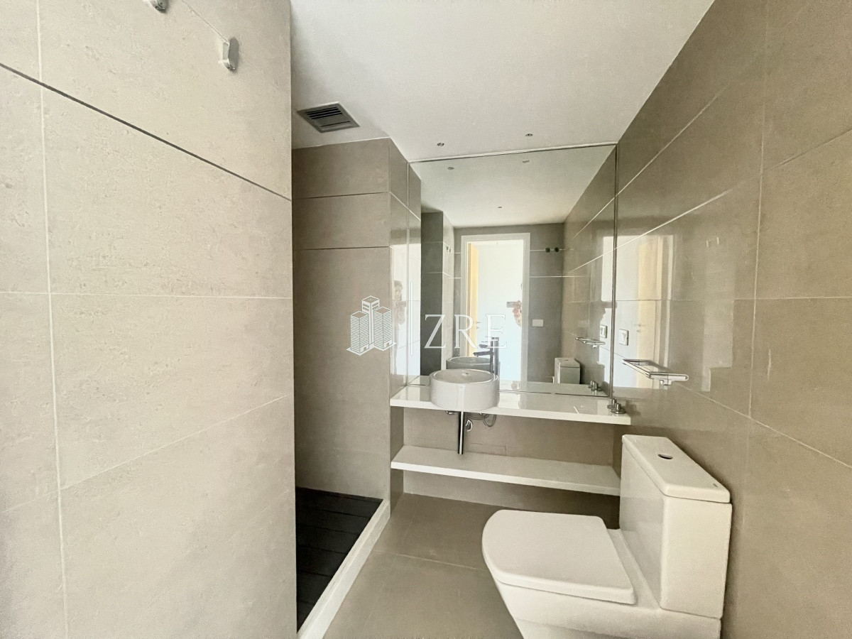 Apartamento ID.224 - Venta apartamento. 3 Dormitorios. Playa mansa, Punta del Este.