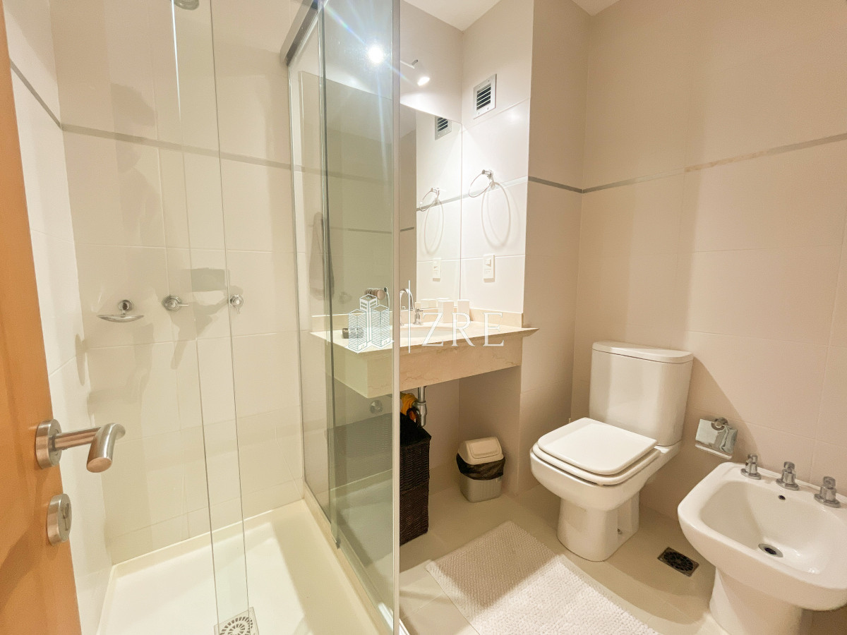 Apartamento ID.931 - Alquiler temporal, apartamento 2 dormitorios. Playa mansa, Punta del Este. 