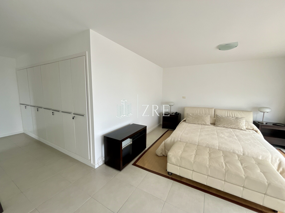 Apartamento ID.695 - Venta apartamento penthouse 3 dormitorios. Playa brava, Punta del Este 