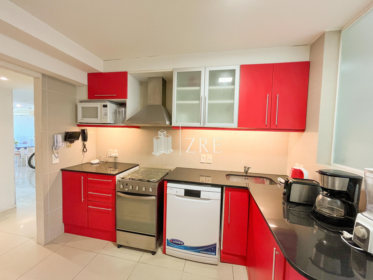 Apartamento ID.1262 - Venta Apartamento 4 Suites Con Vista al Mar, Playa Brava, Punta del Este.