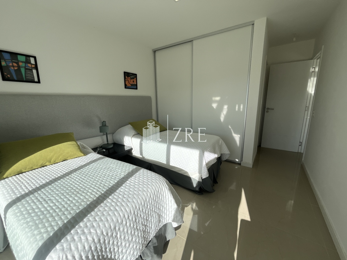 Apartamento ID.233 - Venta apartamento 3 dormitorios playa brava Punta del Este 