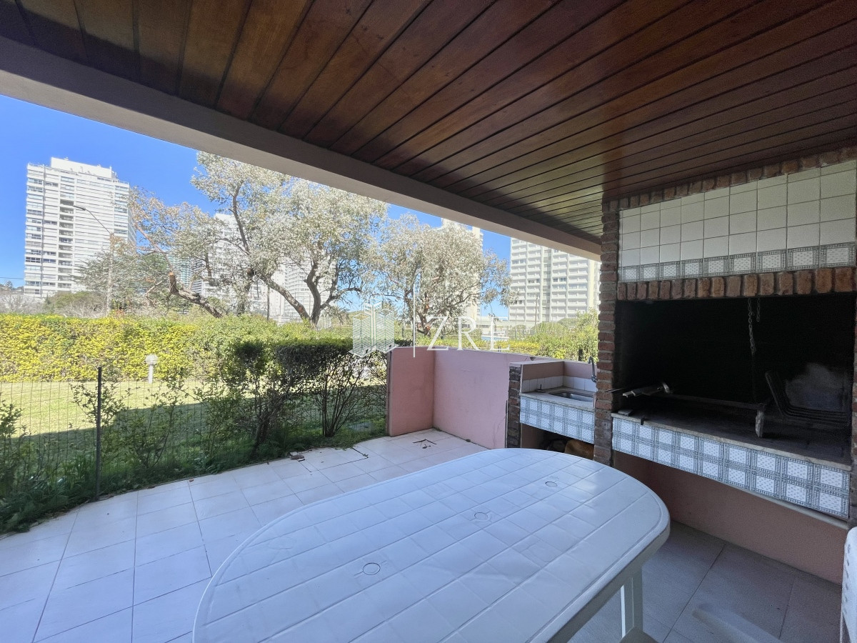 Apartamento ID.188 - Venta Oportunidad Departamento - 3 dormitorios - Playa Mansa - Punta Del Este
